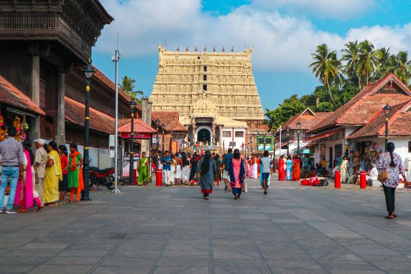 7 Places to See Magnificent Temples in South India